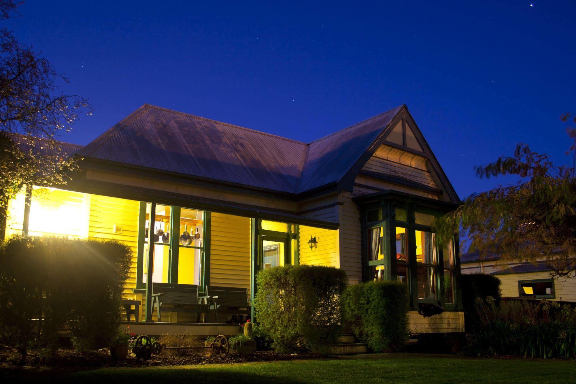 The Old Countryhouse Christchurch Exterior foto
